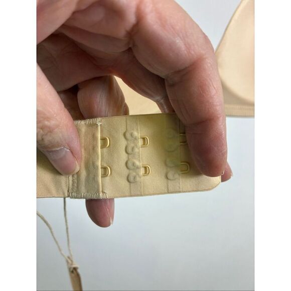 SKIMS NWT T-Shirt Bra in Sand Size 36A - Picture 5 of 7